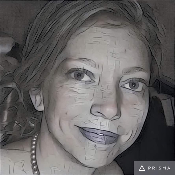 Meet your Posher, Emily - Picture 1 of 1